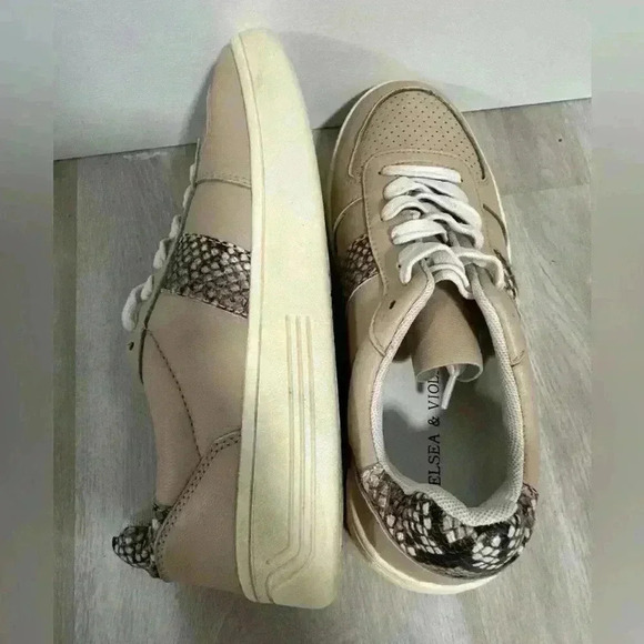 5. Chelsea & Violet Diana Low Top Snake Print Lace Up Sneakers Size 8 - Picture 10 of 12